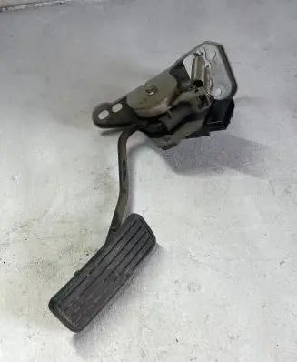Subaru Outback Accelerator throttle pedal 36010AG021 0988000121