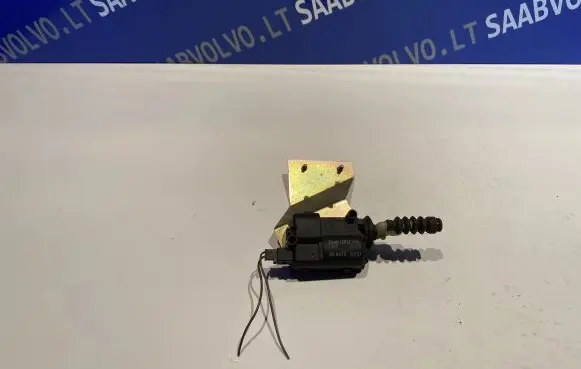 Fuel tank cap lock