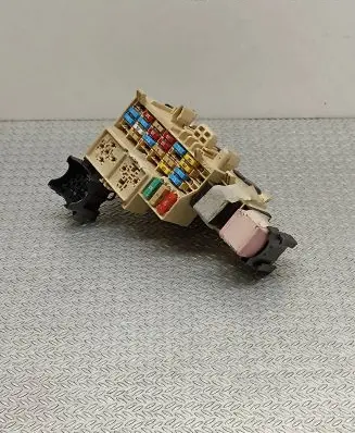 Renault Master III Fuse module 8200574970 64001189