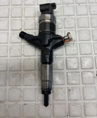 Subaru XV I Fuel injector 16613AA030