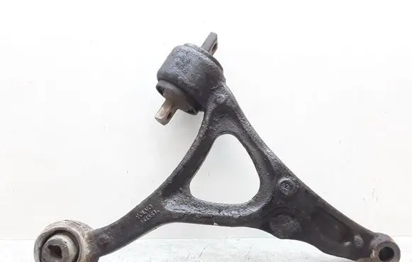 Volvo XC90 Front lower control arm/wishbone
