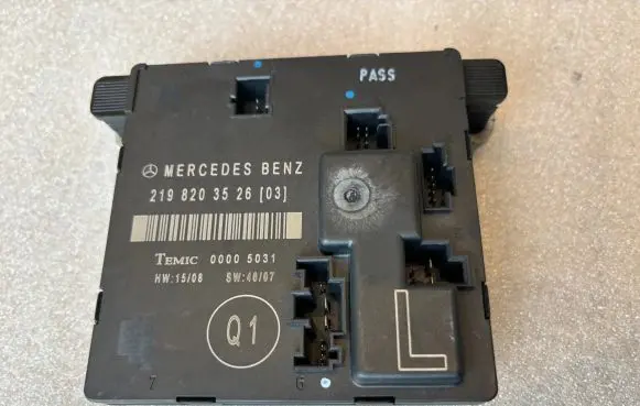 Mercedes-Benz CLS C219 Door control unit/module 2198203526 00005031 A2198203526