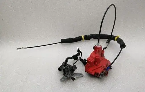 Ferrari FF Coupe door lock (next to the handle) 82447900