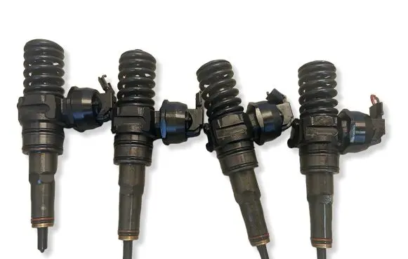 Volkswagen Caddy Fuel injectors set 0414720215