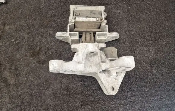 Land Rover Range Rover Evoque L551 Engine mount bracket K8D26F012AC K8D26P096AA