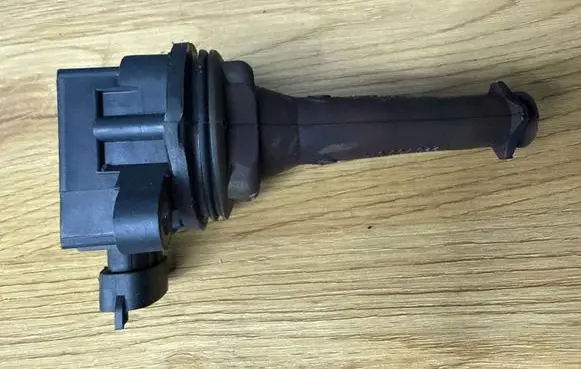 Volvo V70 High voltage ignition coil 9125601 1220703014