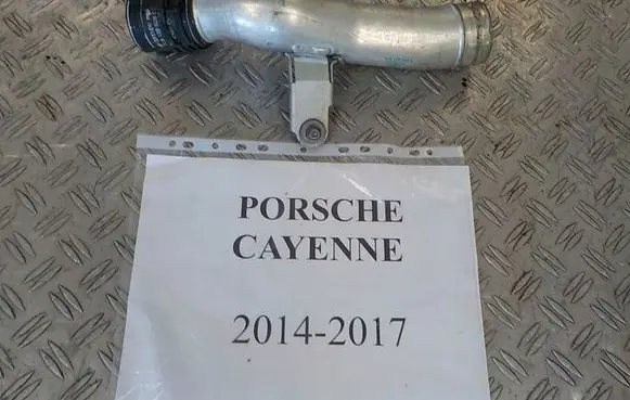 Porsche Cayenne (92A) Intercooler hose/pipe 7L8129654A