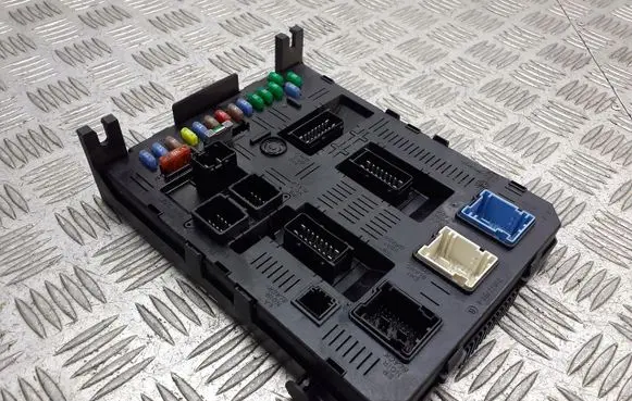 Peugeot 307 High voltage junction box 21676031