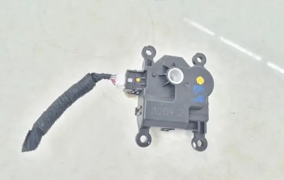 Mazda CX-3 Air flap motor/actuator 82092