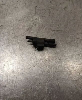 Mercedes-Benz E W212 Valve vacuum 0025401497 48843625800