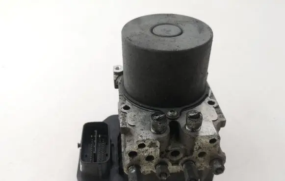 Mazda 6 ABS Pump GHR1437A0 1338005670 K0089