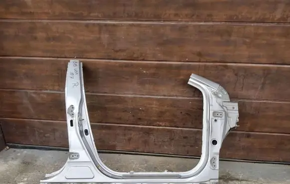 Toyota Corolla E140 E150 Pillar (middle) E15BOKPRAWY
