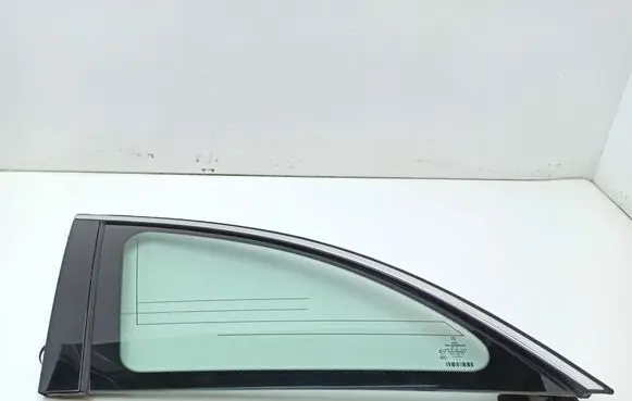 Mercedes-Benz R W251 Rear side window e000251