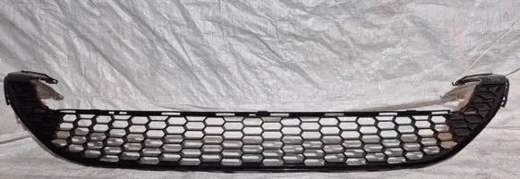 Ford Focus ST Front bumper lower grill