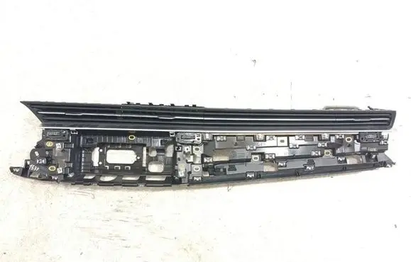 Audi Q8 Dash center air vent grill 4M8820902