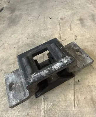 Renault Master III Engine mount bracket 8200676857