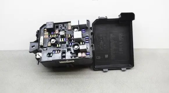 Opel Mokka Fuse box set 95941608 42397197