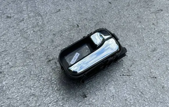 Nissan Patrol Y61 Rear door interior handle 80670VD200