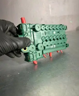 BMW 5 E39 Fuse module 5018483 8387541 18490