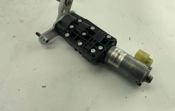 Audi RS6 C7 Tailgate/trunk/boot lift motor 4G9827851E