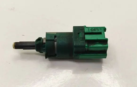 Peugeot 5008 Brake pedal sensor switch 9804869480