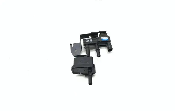 Jaguar XJ X350 Turbo solenoid valve 2W939C915BA