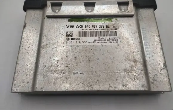 Audi A1 Engine control unit/module 04C907309AE 0261S10530