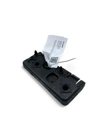 Volvo XC90 Fender mounting bracket 31378134