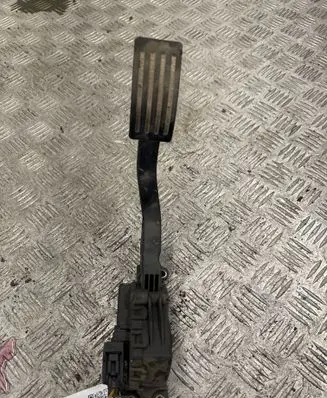 Ford C-MAX I Accelerator throttle pedal 3M519F836AF