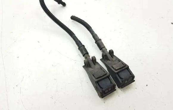 Volkswagen Golf IV Windshield washer spray nozzle 8E0955985 6E0955985