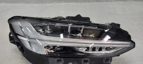 Volvo S90, V90 Headlight/headlamp 32228677