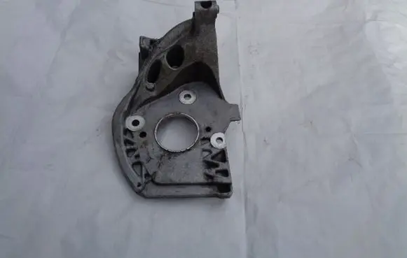 Ford Focus Fuel pump bracket 9810953280