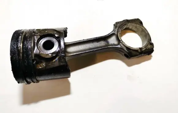 Peugeot 607 Piston with connecting rod