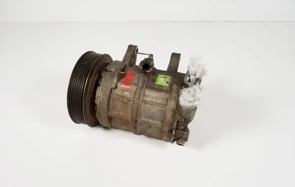 Nissan Patrol Y61 Air conditioning (A/C) compressor (pump) 92600VC900
