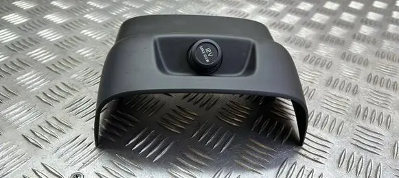 Volvo S90, V90 Cigarette lighter trim rear 39841419