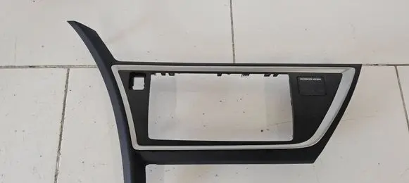 Toyota Auris E180 Radio/GPS head unit trim 5540502430 5540502440