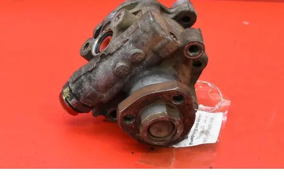 Volkswagen Transporter - Caravelle T4 Power steering pump 7D0422155D