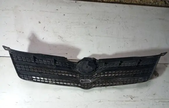 Toyota Corolla Verso E121 Front grill 5311113240