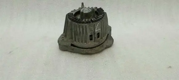 Mercedes-Benz SLK R172 Engine mount bracket A1722401317