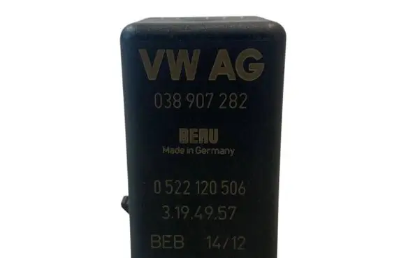 Volkswagen Transporter - Caravelle T5 Glow plug pre-heat relay 038907282 0522120506