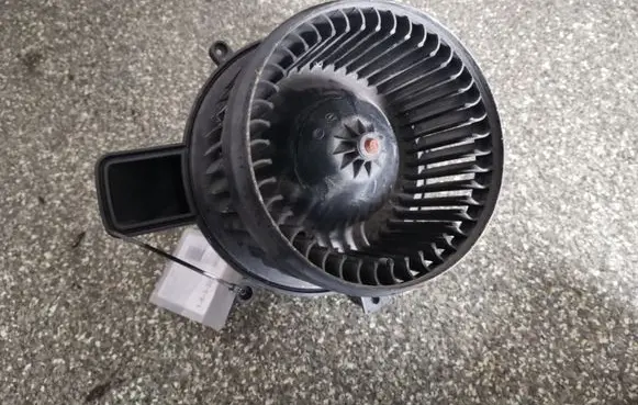 Chrysler Town & Country V Heater fan/blower 2727005193