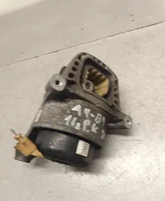 Engine mount bracket