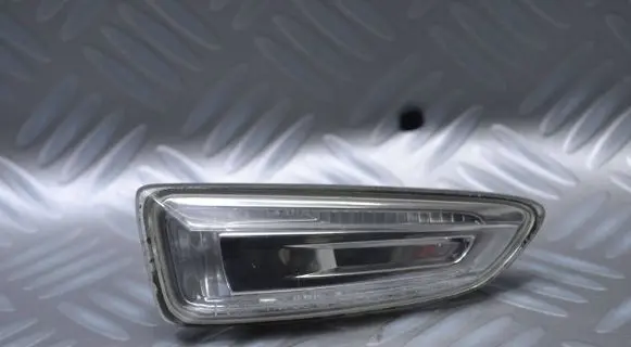 Opel Zafira C Front fender indicator light 13273104