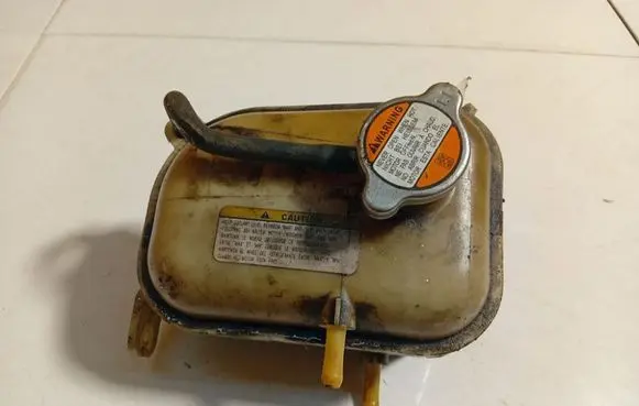 KIA Ceed Coolant expansion tank/reservoir 254312H100