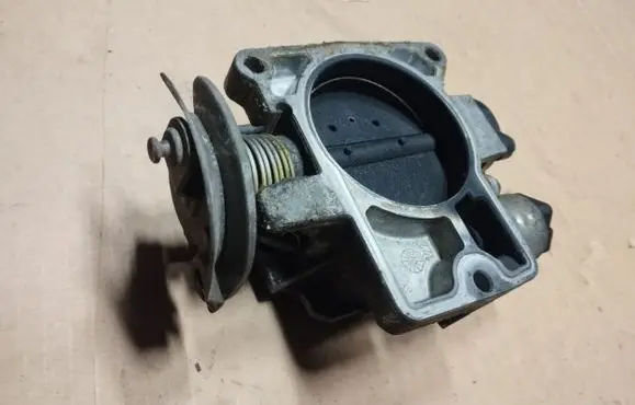 Chevrolet Tahoe Throttle valve 21465