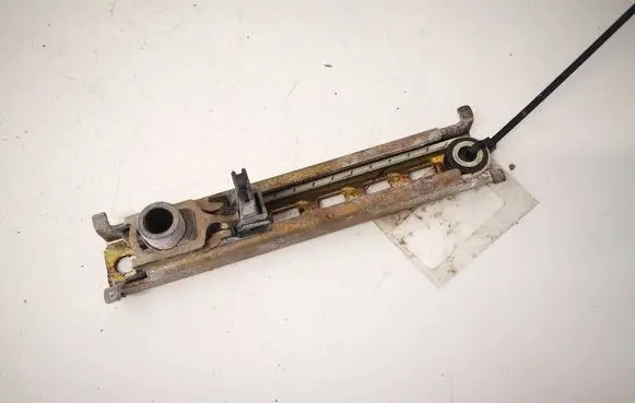 Volkswagen PASSAT B3 Seat belt adjustment rail 