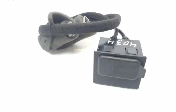 Maserati Ghibli USB socket connector 670009770