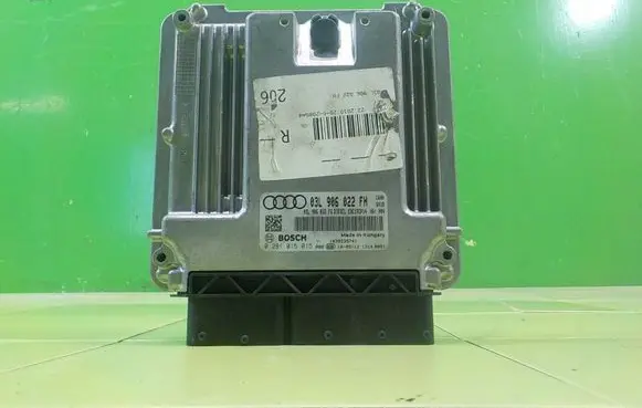 Audi A6 S6 C6 4F Engine control unit/module 0281015015