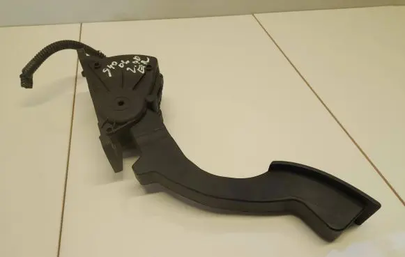 Volvo S40 Accelerator throttle pedal 6pv00864101