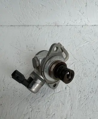 Volvo V60 Fuel injection high pressure pump 31392104